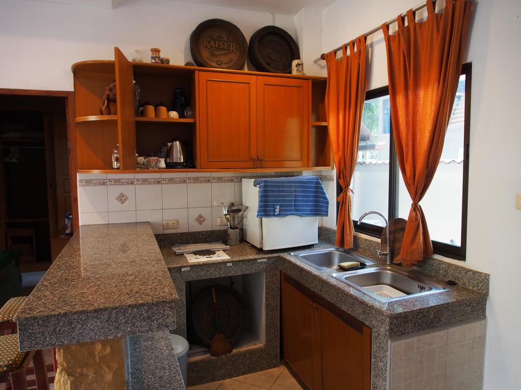 Waree'S Guesthouse Kata-part Kültér fotó